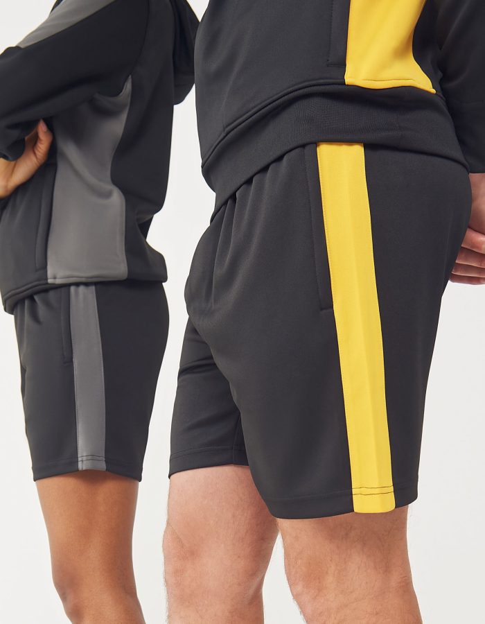 Adults Knitted Shorts With Zip Pockets